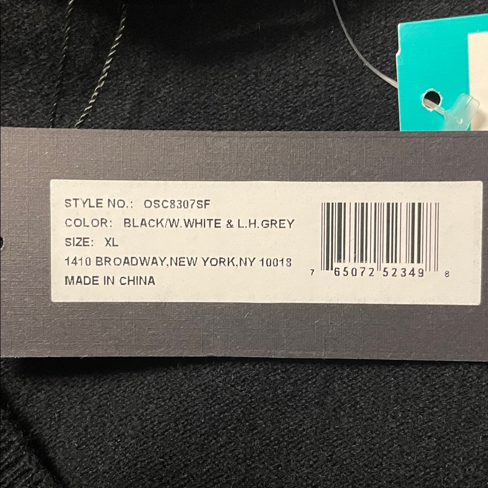 NWT Cashmere v-neck sweater - Picture 7 of 9